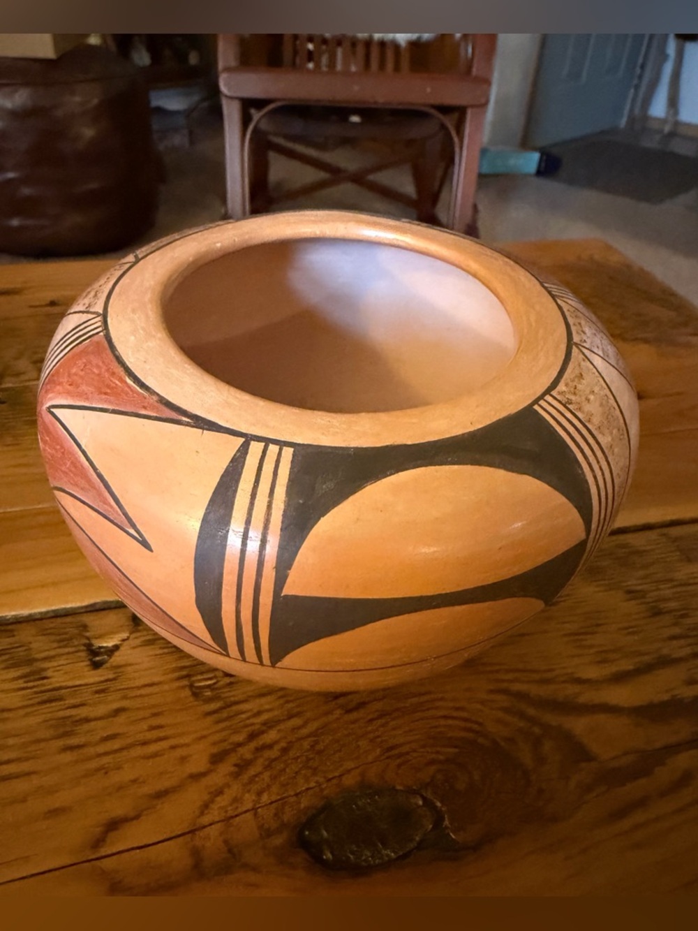 Beautiful vintage Hopi pottery piece signed by renowned Hopi artist Stella Huma. - Picture 9 of 13